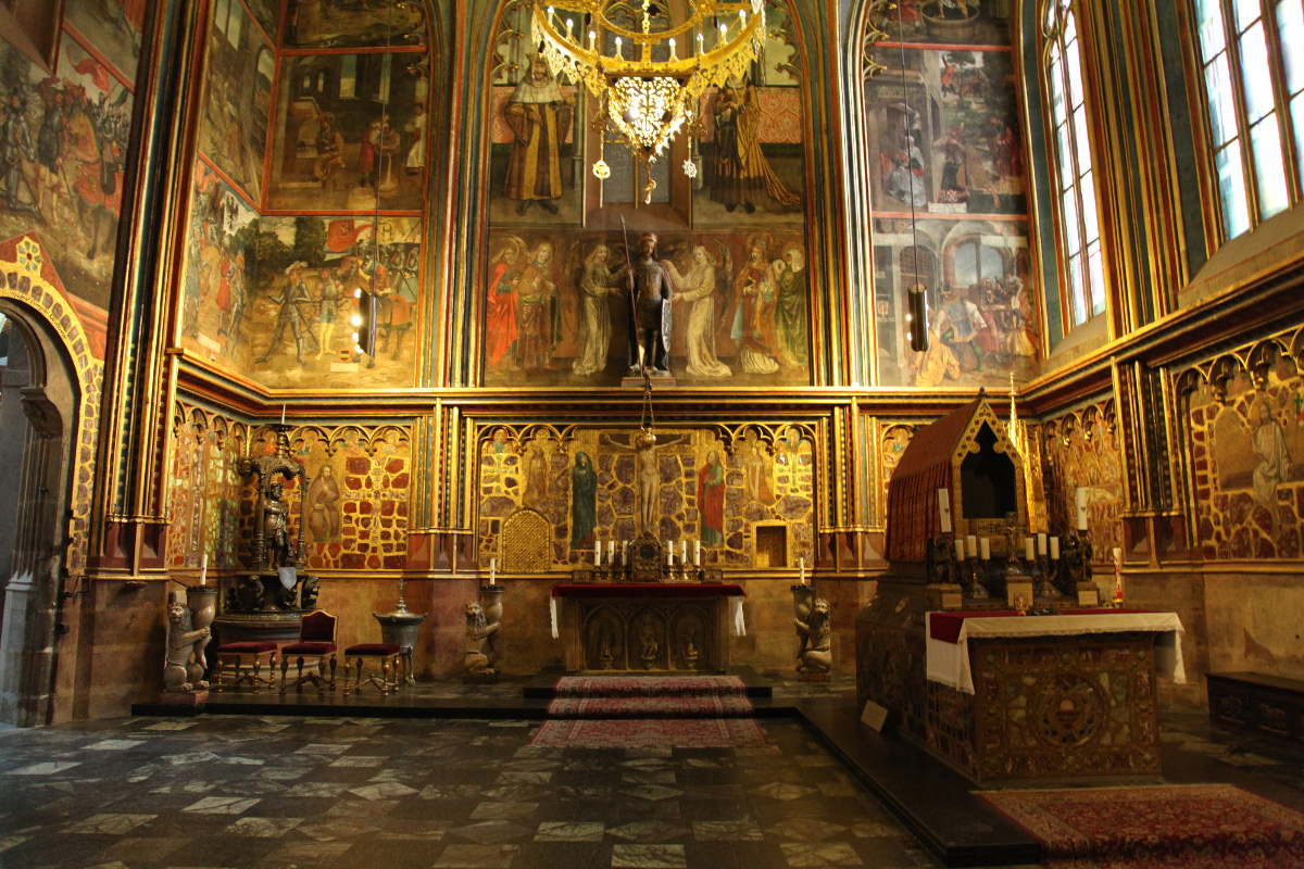 Kaple svatého Václava – Chapel of Saint Wenceslaus within the Katedrála svatého Víta, Václava a Vojtěcha Metropolitan – Cathedral of Saints Vitus, Wenceslaus and Adalbert