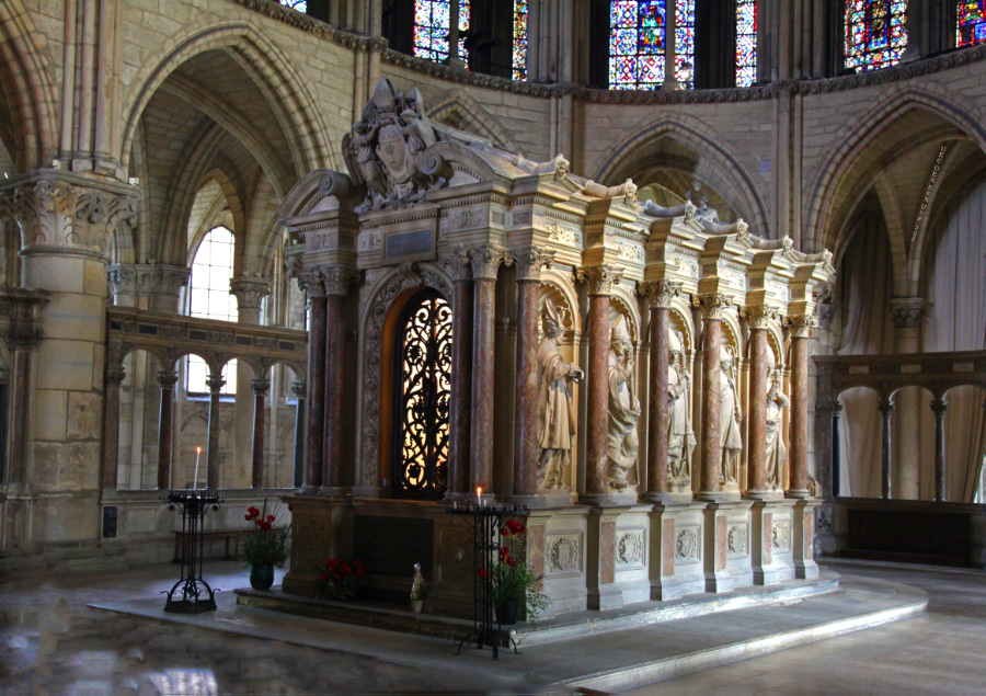 Cathedrale tomb of Saint Remi in Reims