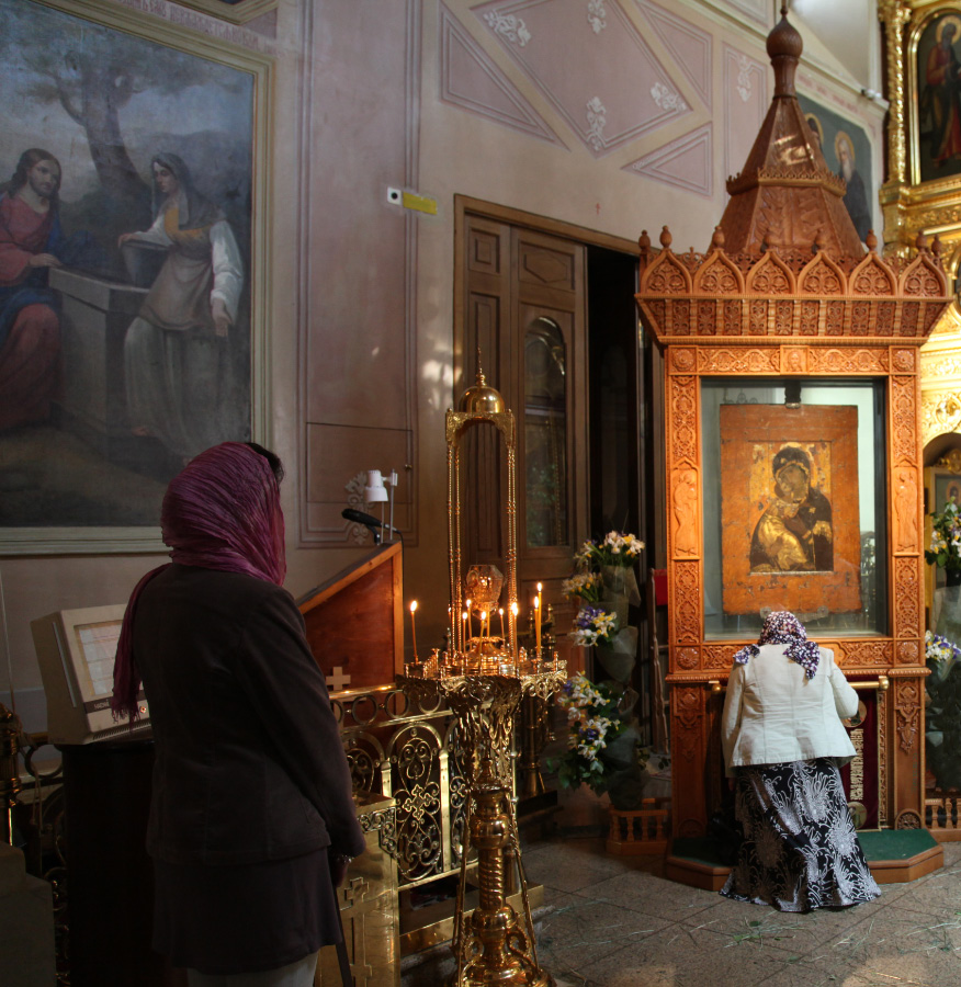 women praying at Theotokos of Vladimir Madonna Eleusa Virgin of Tenderness