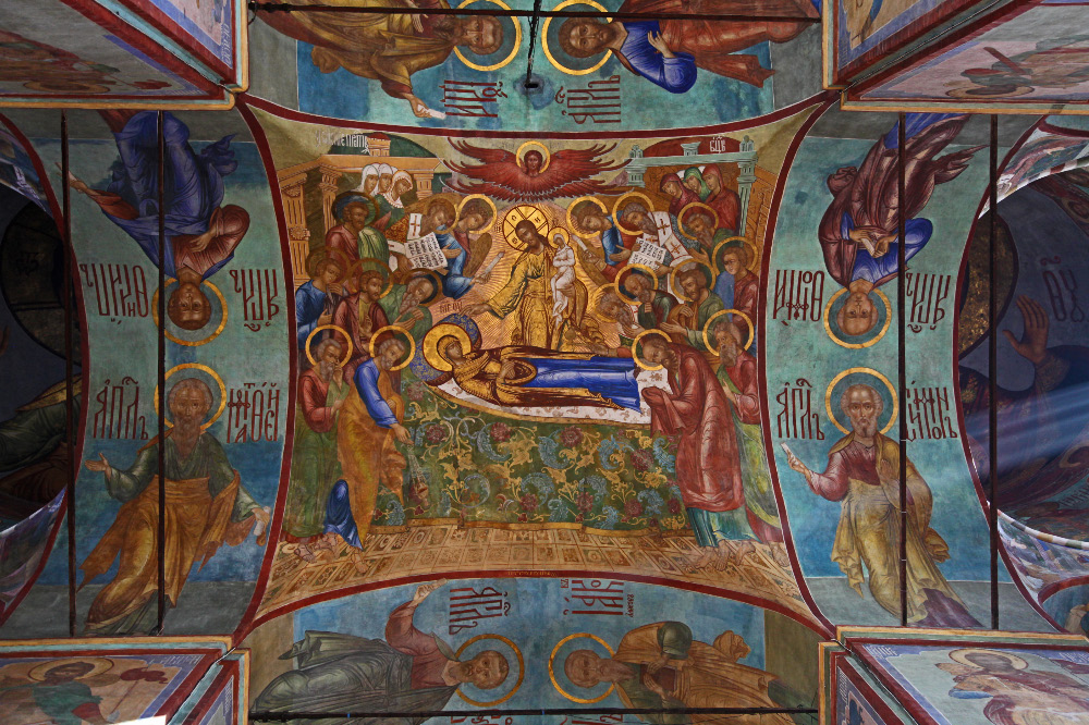 in European Christendom 17th c. frescos on ceiling vault of the 16th. c. Dormition Cathedral (or Assumption Cathedral) - Успенский Собор